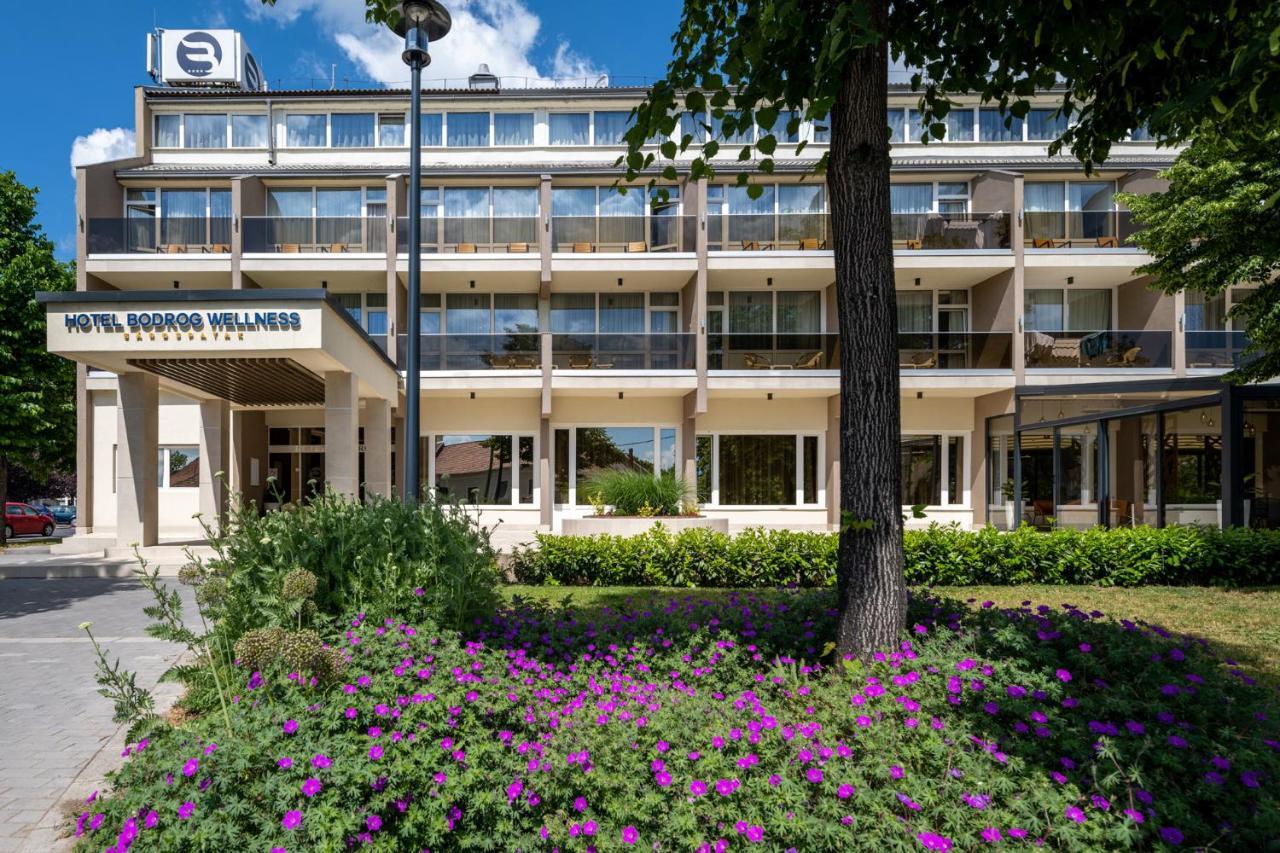 Hotel Bodrog Wellness & Elix Spa Шарошпатак Екстер'єр фото