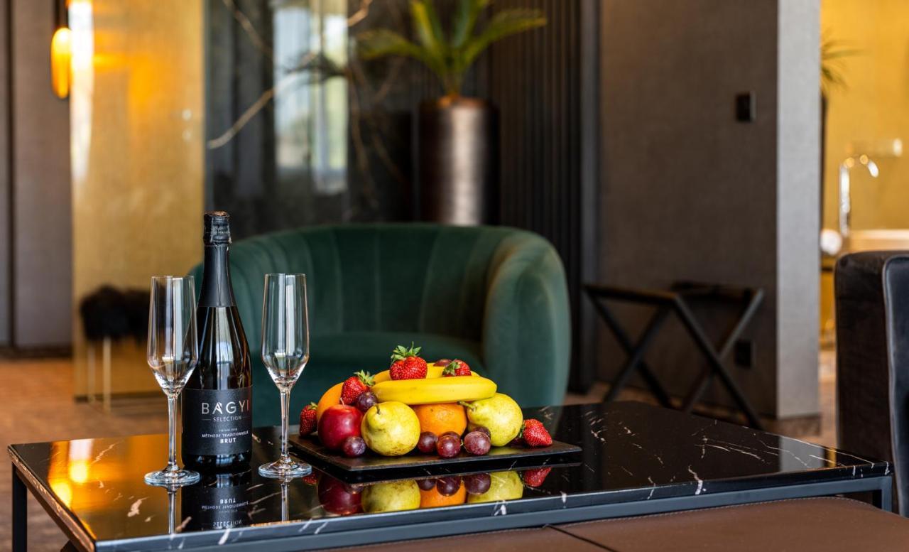 Hotel Bodrog Wellness & Elix Spa Шарошпатак Екстер'єр фото